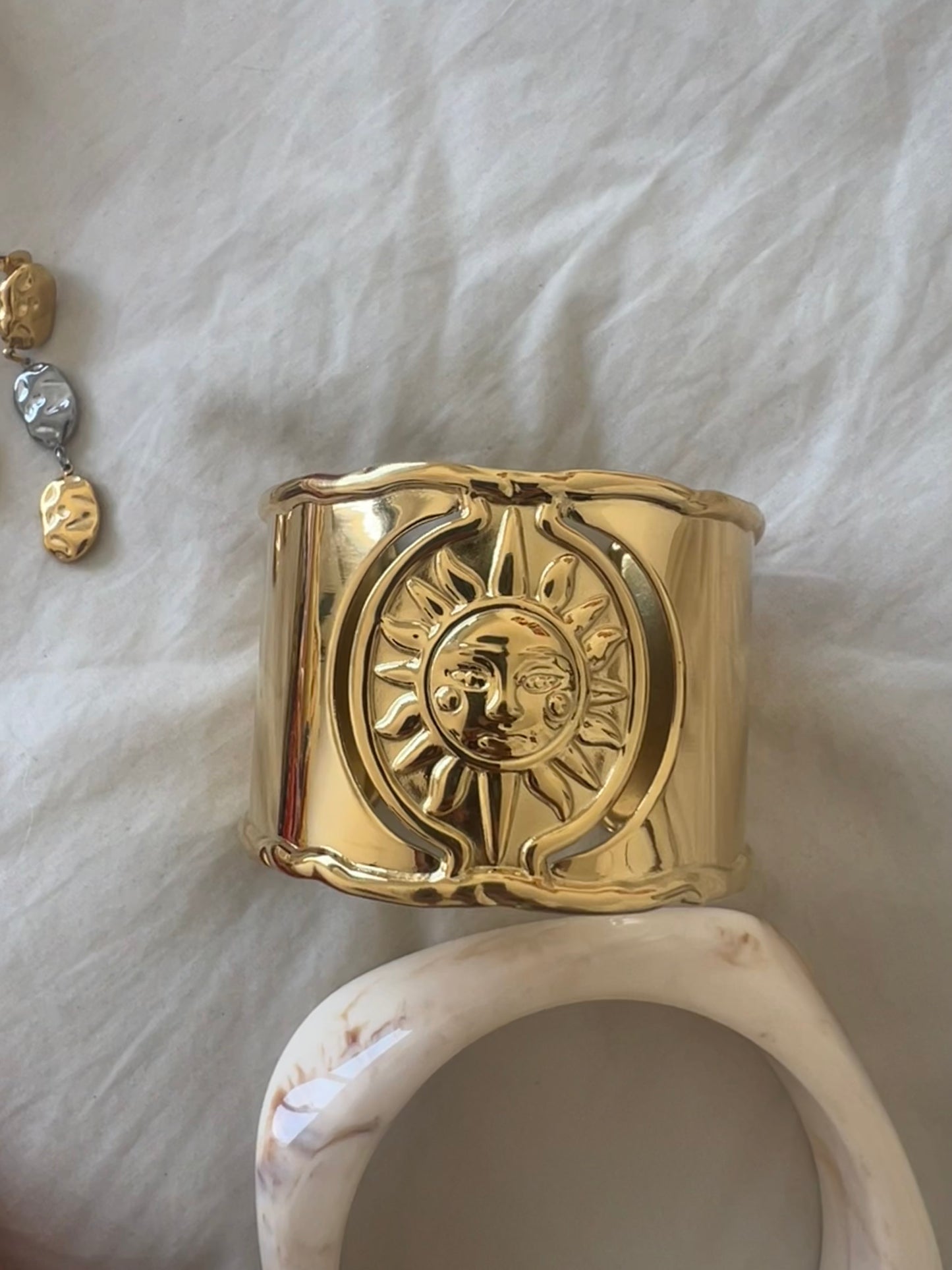 brazalete SOL dorado