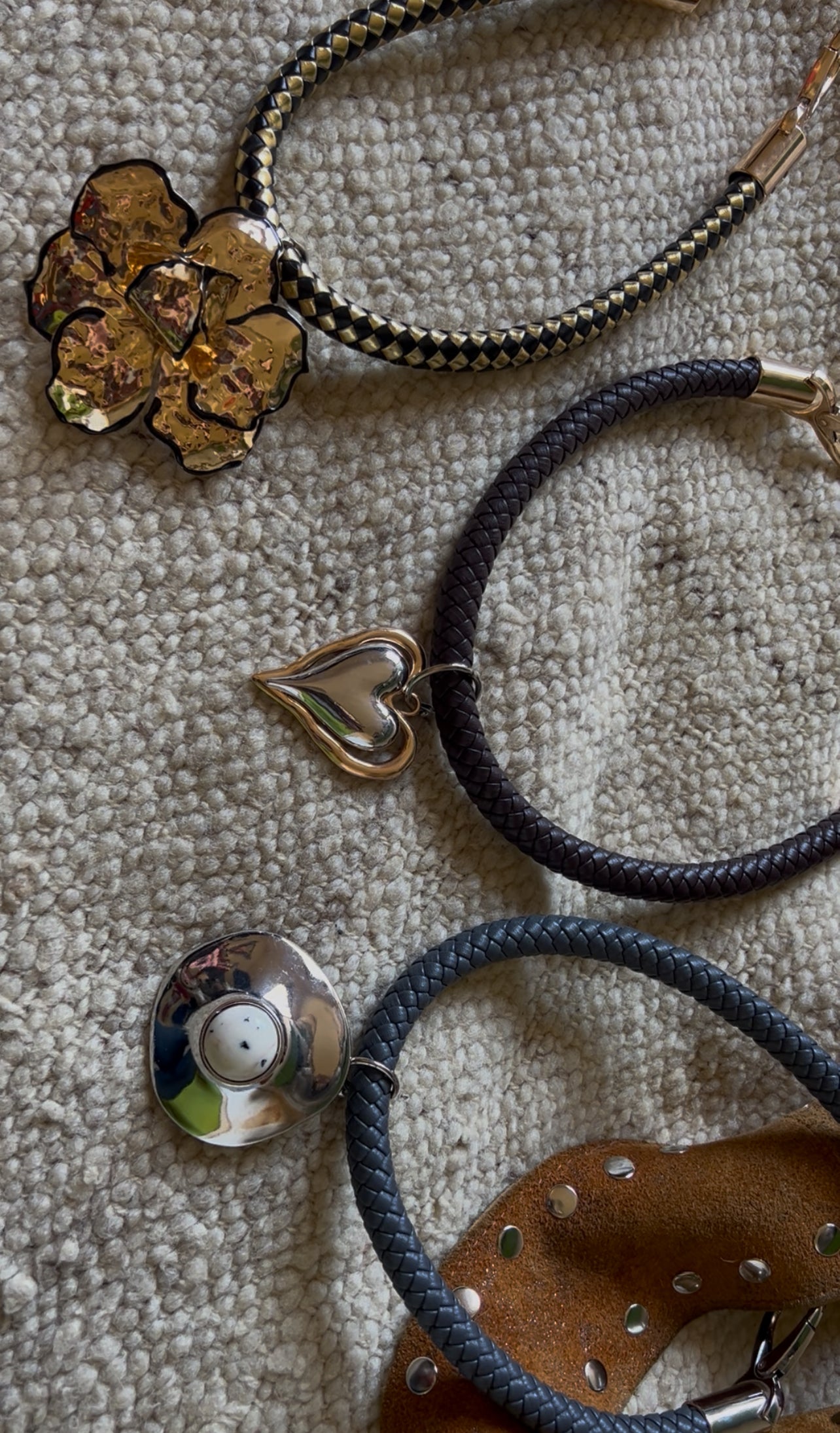 collar CHILI gris