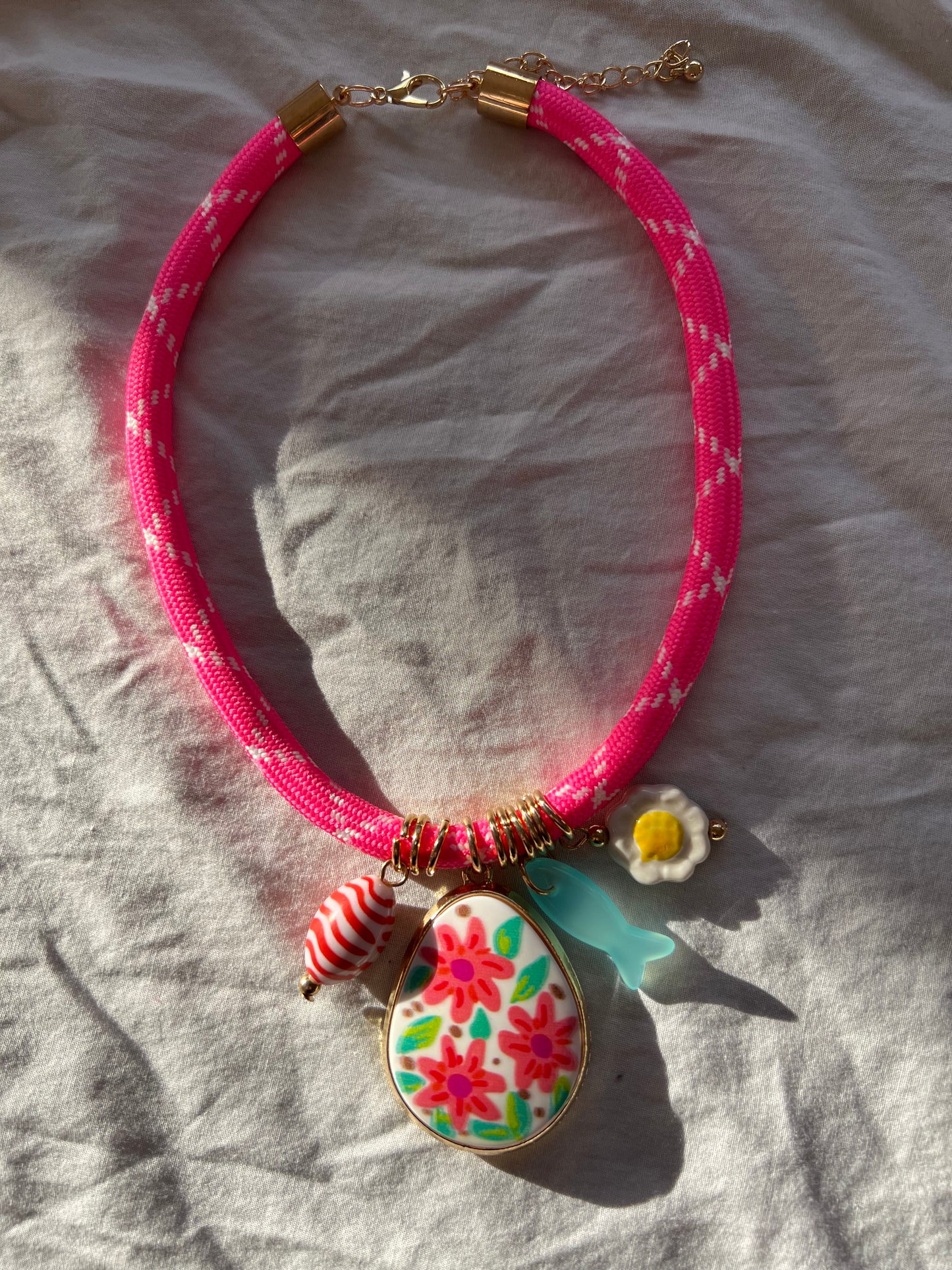 collar TULA rosado