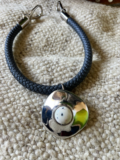 collar CHILI gris