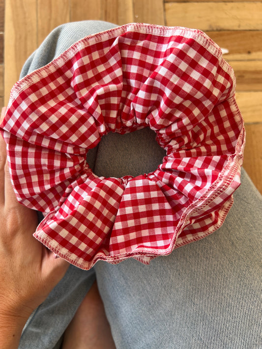 colita scrunchie CUADROS roja